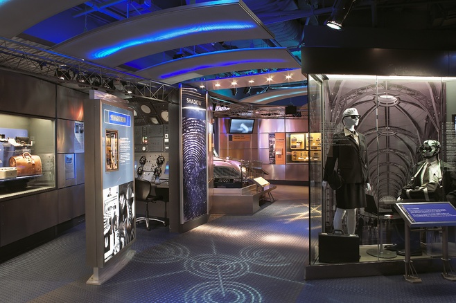 Tro choi can nao va xe cua James Bond o bao tang gian diep My anh 4