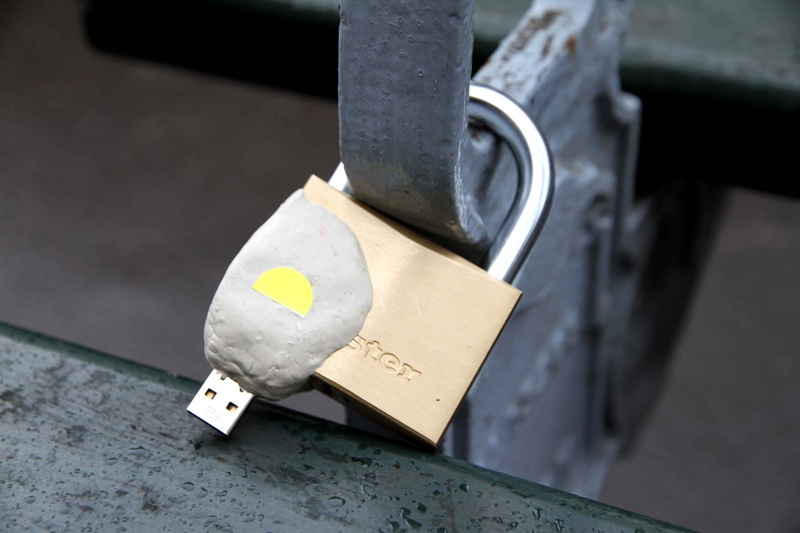 Bi mat trong nhung chiec USB ky la noi cong cong anh 2