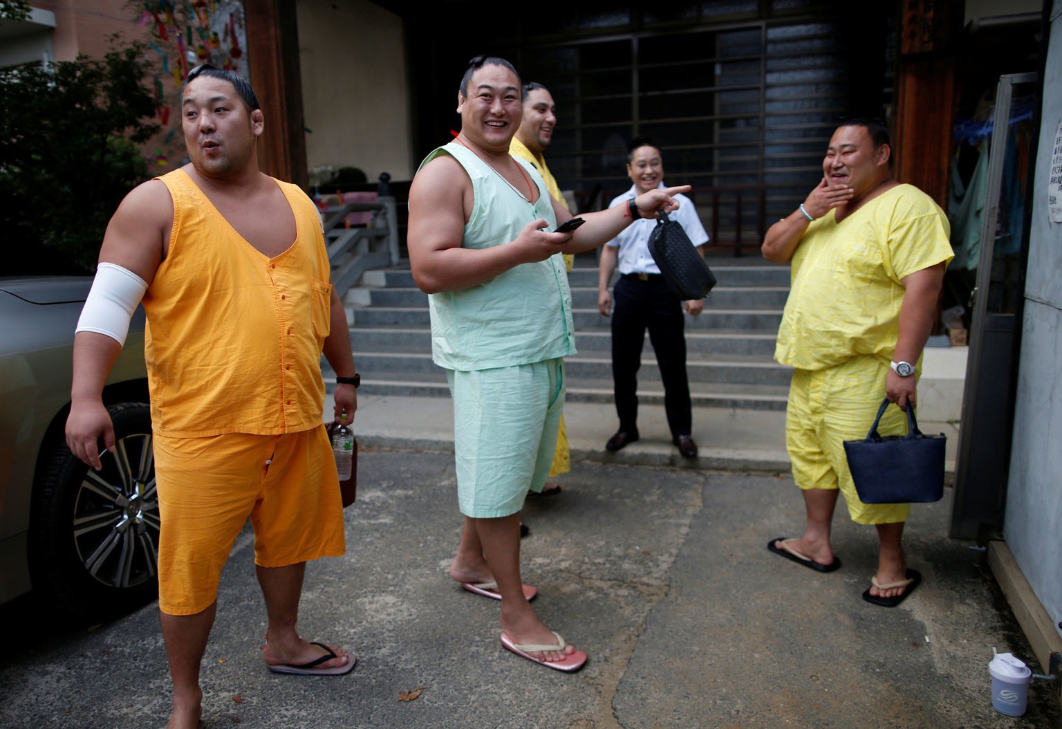 Cuoc song chat vat cua vo si sumo thoi hien dai anh 19