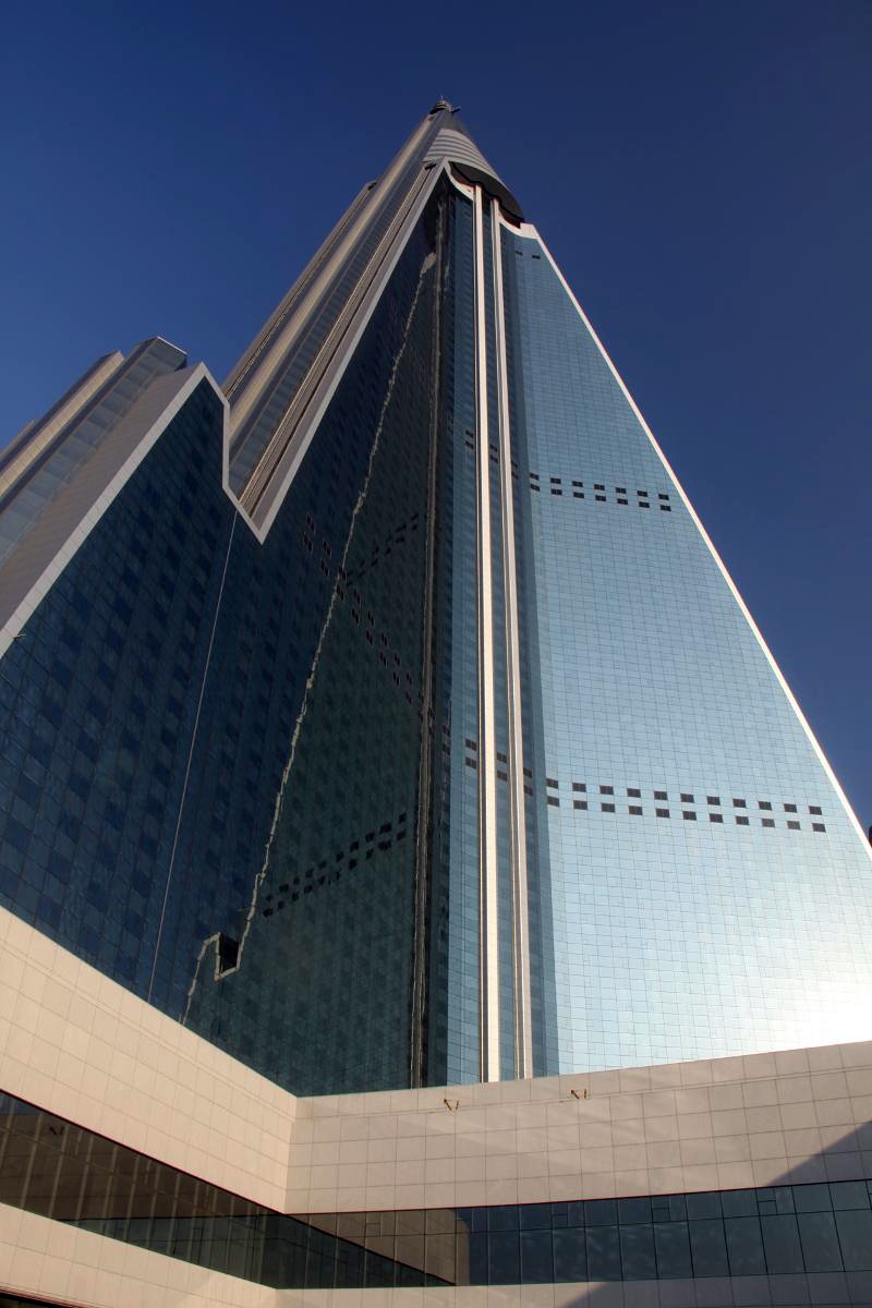 Khach san khong lo xay mai khong xong o Trieu Tien anh 3