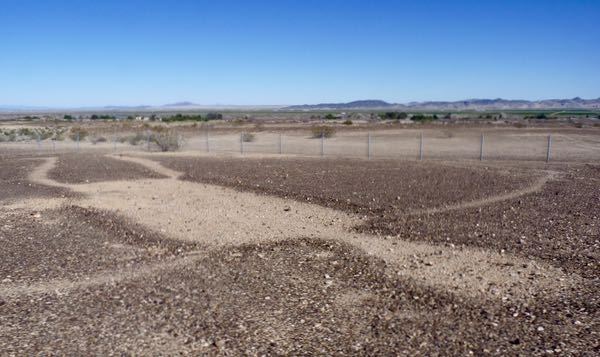 Hinh ve khong lo bi an o sa mac Colorado anh 6