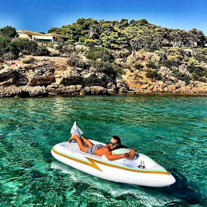 Cuoc song nhu mo cua trieu phu 25 tuoi me du lich anh 8