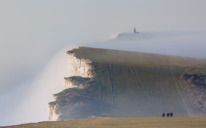 Suong mu,  loc xoay o cac diem den tren the gioi anh 3