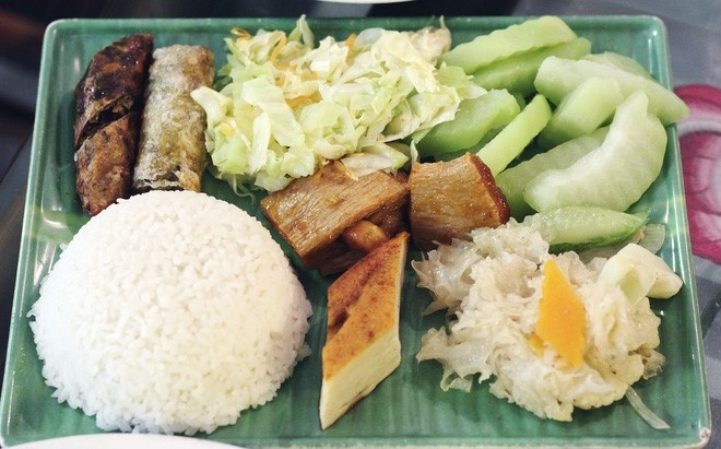 6 quan chay ngon,  gia binh dan o Ha Noi cho mua Vu Lan 2017 anh 4