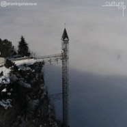 Thang may op kinh khong danh cho du khach yeu tim hinh anh