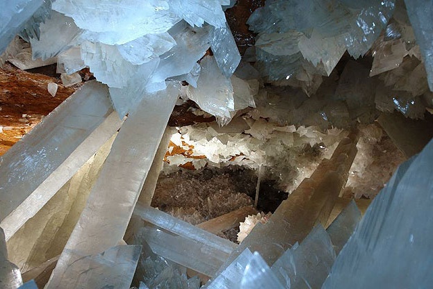 Hang dong pha le khong lo co khong khi day axit anh 9