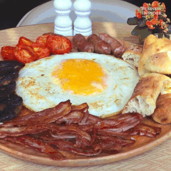 Bua sang khong lo voi trung da dieu op hinh anh