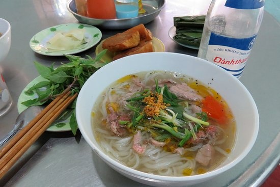 Quan banh mi va pho Cha Tu Dan an o Hoi An noi tieng den muc nao? anh 9
