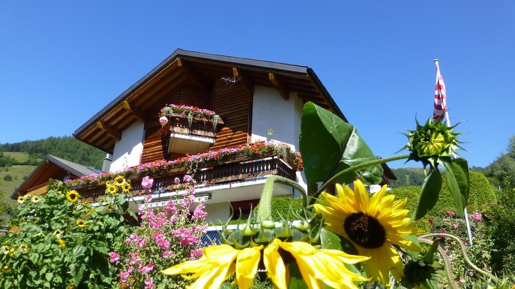 Can canh ve dep ngoi lang Thuy Si thuong tien cho nguoi toi song hinh anh