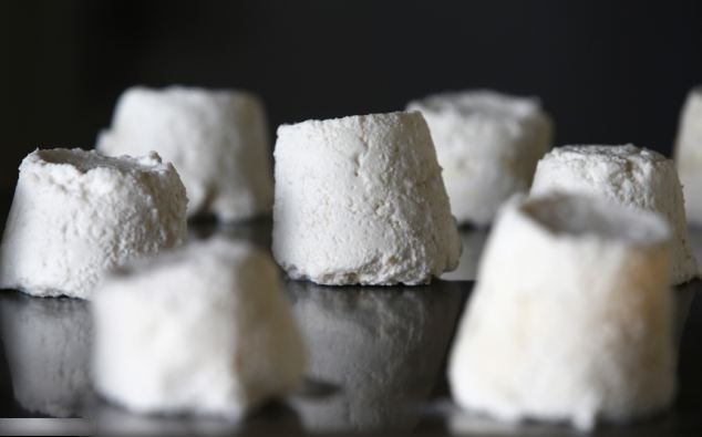 Dac san pho mai dat nhat the gioi tu sua lua hinh anh