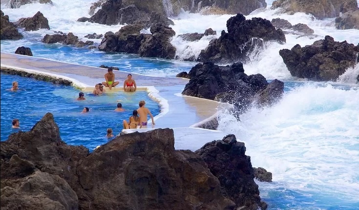 Be boi tu nhien hinh thanh nho nham thach hinh anh