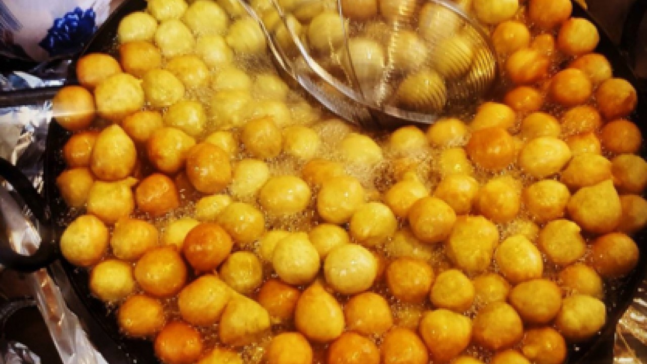 Banh ran via he gia re hut khach o Dubai dat do hinh anh