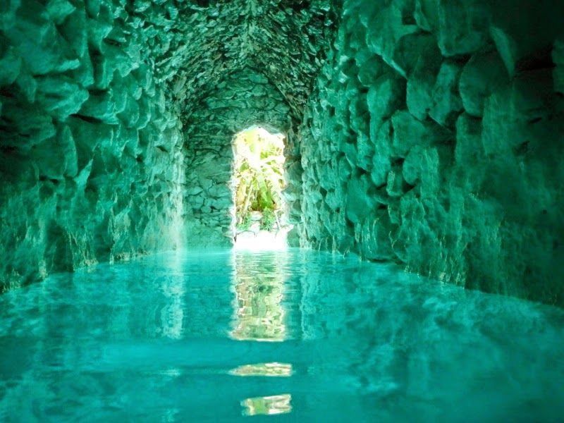 Suoi nuoc nong co hang dong bi mat hinh anh