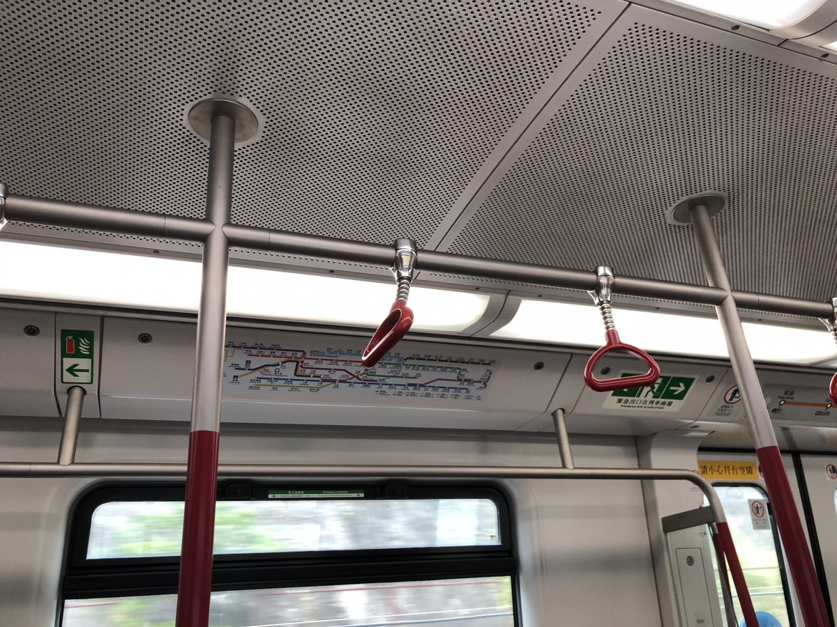Tau dien ngam MRT o Hong Kong anh 9