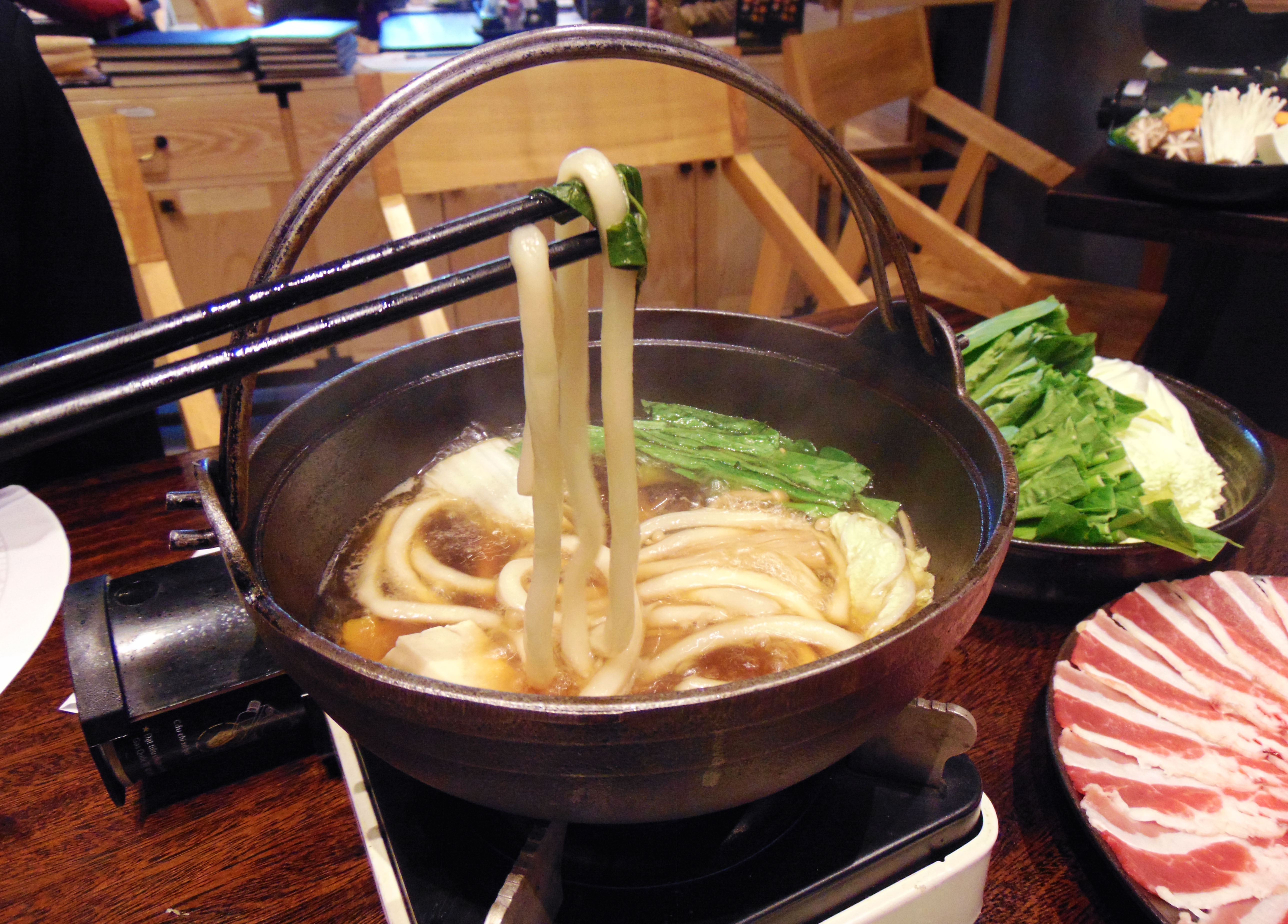 Ret dam di an lau shabu-shabu am suc ma vua tien hinh anh