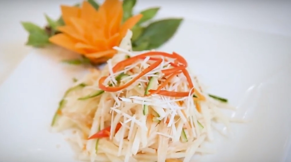 Lam mon gi voi phan thit ga trang kho an? hinh anh