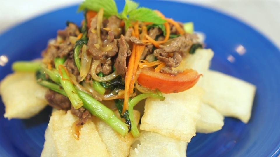 Lam pho chien phong gion rum nhu ngoai hang hinh anh