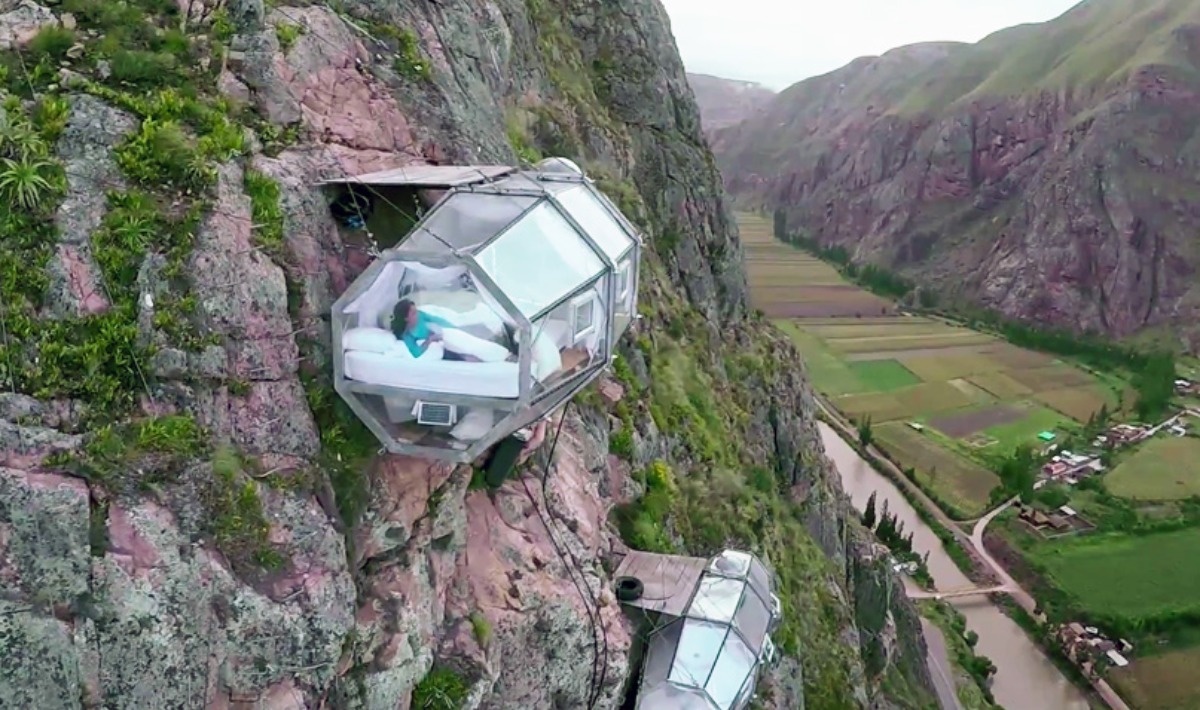 Khach san nhong giua vach nui khien khach vua o vua run hinh anh