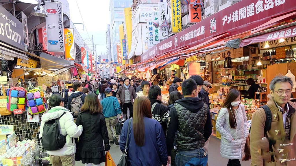 Cho thap cam gia re o thu do dat do cua Nhat hinh anh