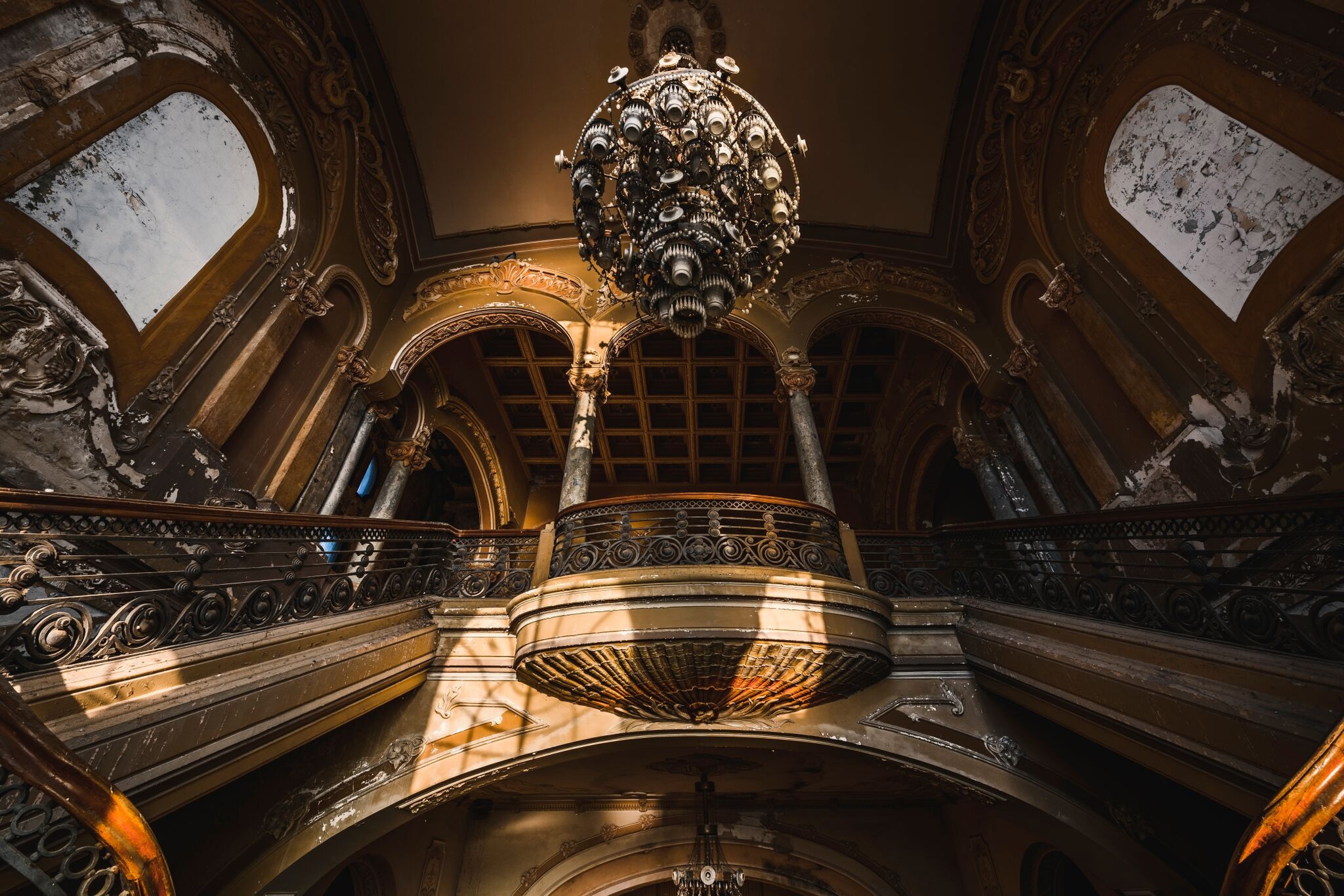 Ben trong casino bo hoang day ma mi anh 4