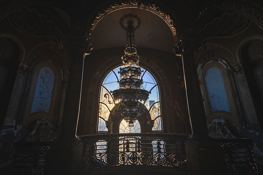 Ben trong casino bo hoang day ma mi anh 6