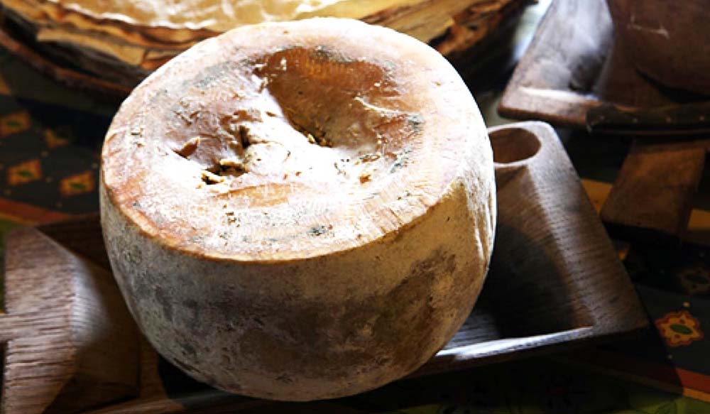 Dac san pho mai gioi cua Italy khien du khach xanh mat anh 1