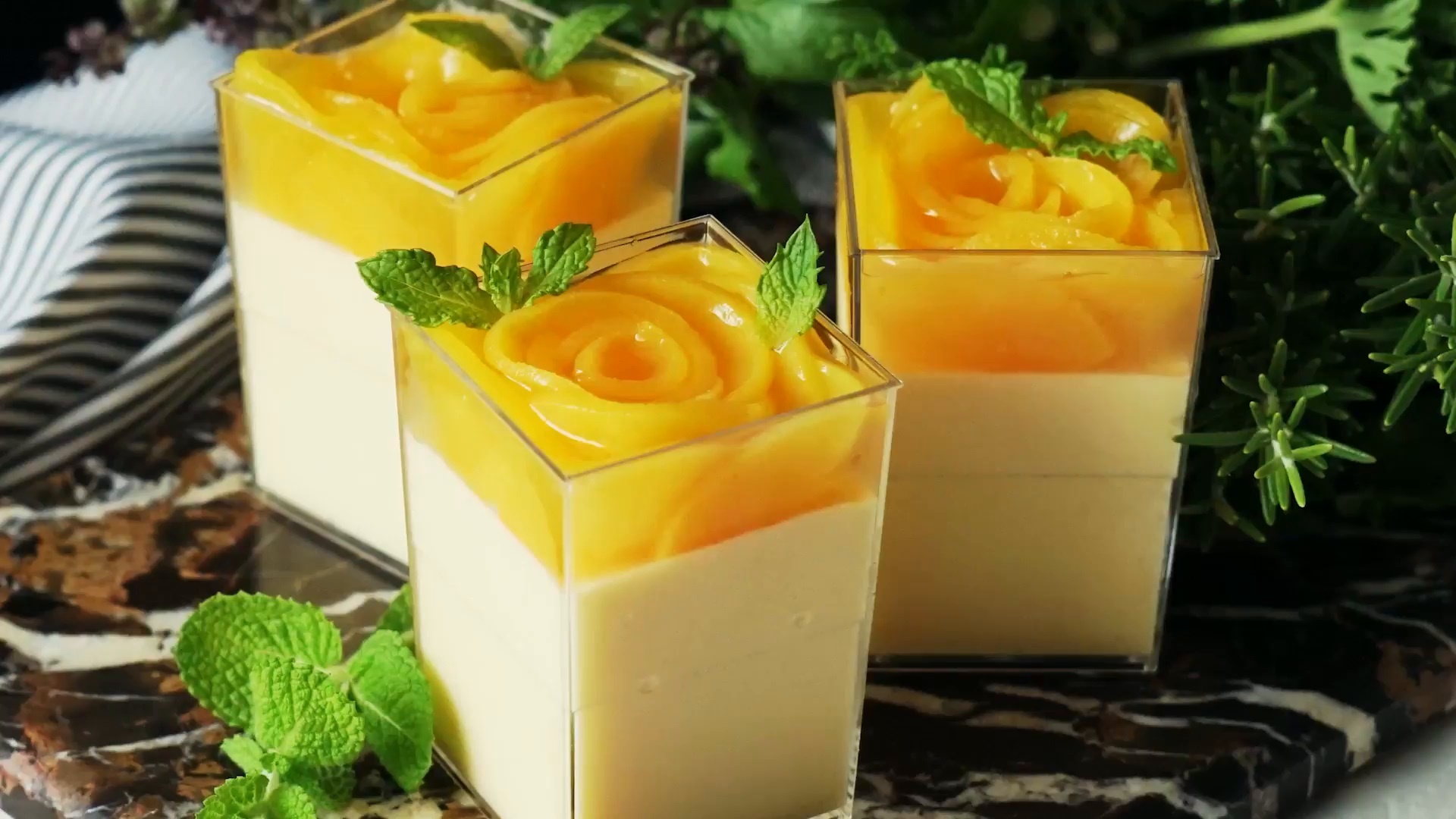 Thach dao sua tuoi mat lanh cho ngay nong nuc hinh anh