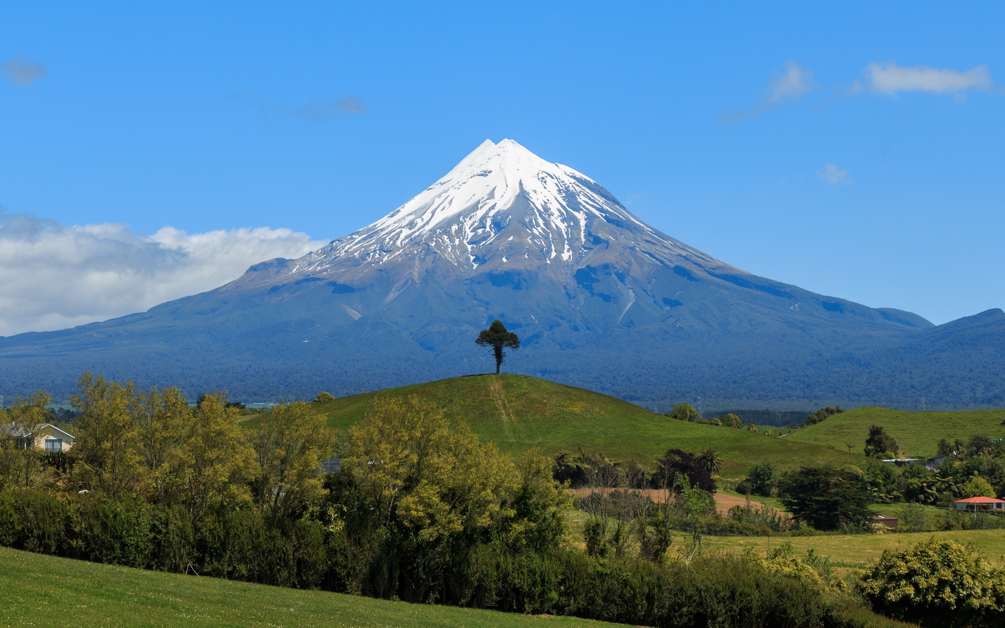 Ngon nui thieng duoc trao quyen con nguoi anh 1