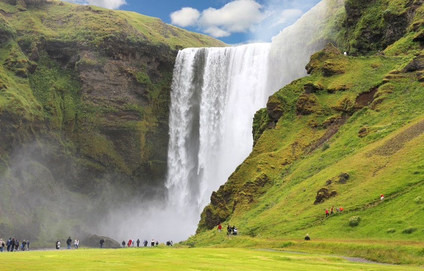 Vi sao ban phai den Iceland vao mua he mot lan trong doi? hinh anh