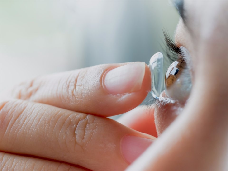 10 thoi quen khong ai ngo lai co hai cho suc khoe anh 4