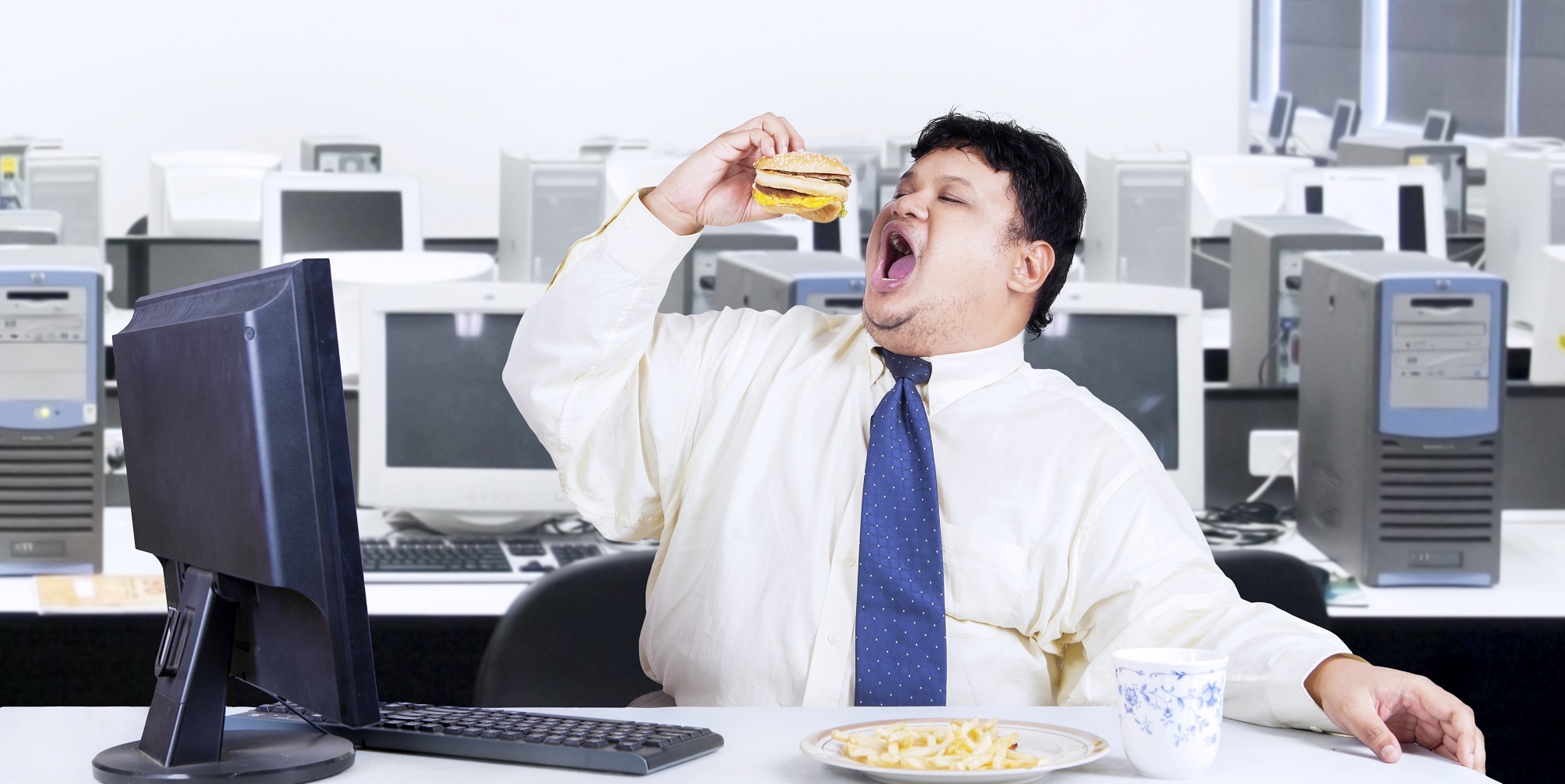 Ăn trưa ở bàn làm việc có tác hại như thế nào? ảnh 1 An trua o ban lam viec co tac hai nhu the nao? anh 1