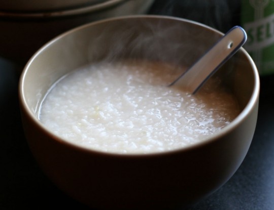Đội bóng Thái Lan chỉ được ăn cháo trắng sau khi ra khỏi hang ảnh 2 Doi bong Thai Lan chi duoc an chao trang sau khi ra khoi hang anh 2