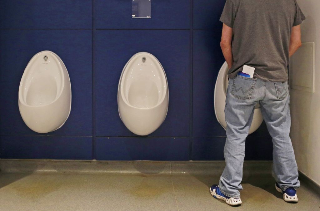 7 dau hieu cho thay ban chua uong du nuoc anh 3