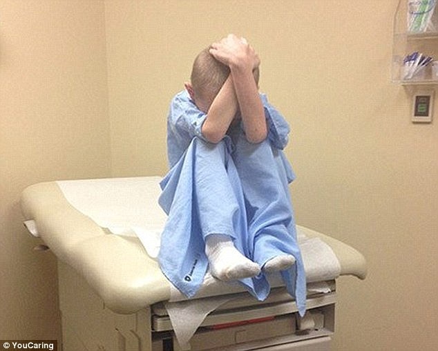 Hành trình vô vọng chữa bệnh hóa đá cho con ảnh 2 Hanh trinh vo vong chua benh hoa da cho con anh 2