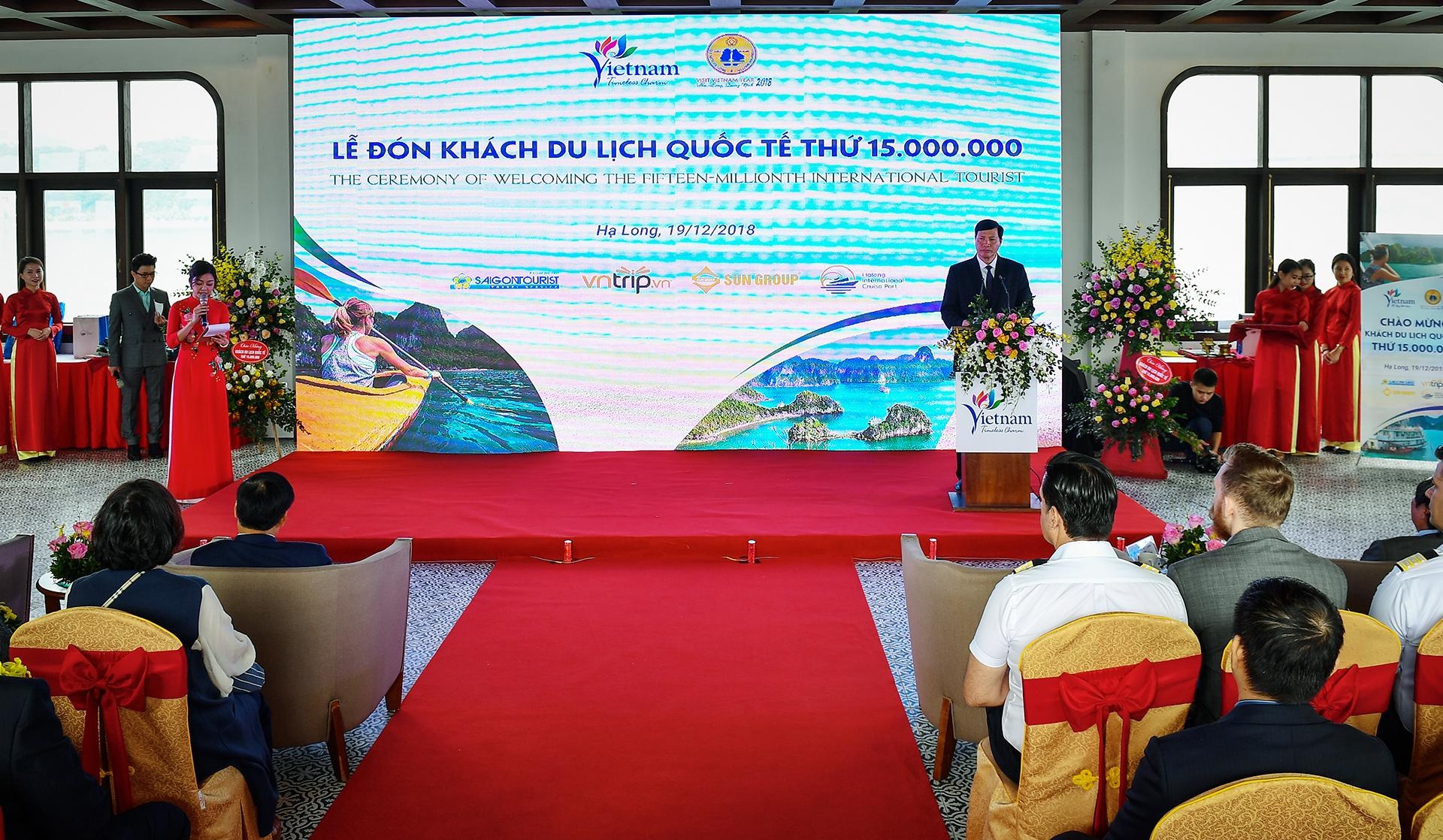 Video - Bo truong Nguyen Ngoc Thien phat bieu tai le don du khach hinh anh