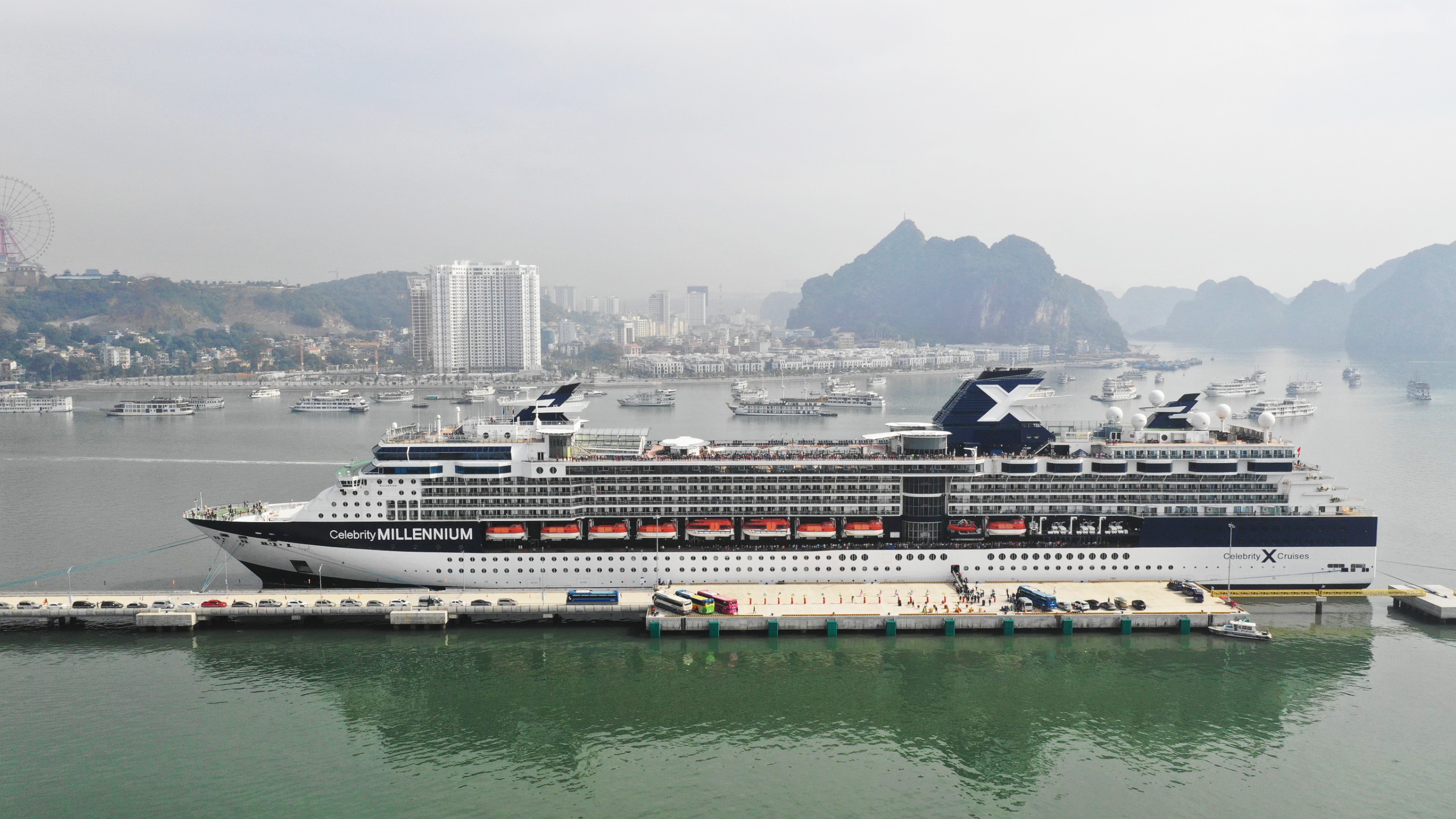 Video - Du thuyen cho vi khach quoc te thu 15 trieu cap ben Quang Ninh hinh anh