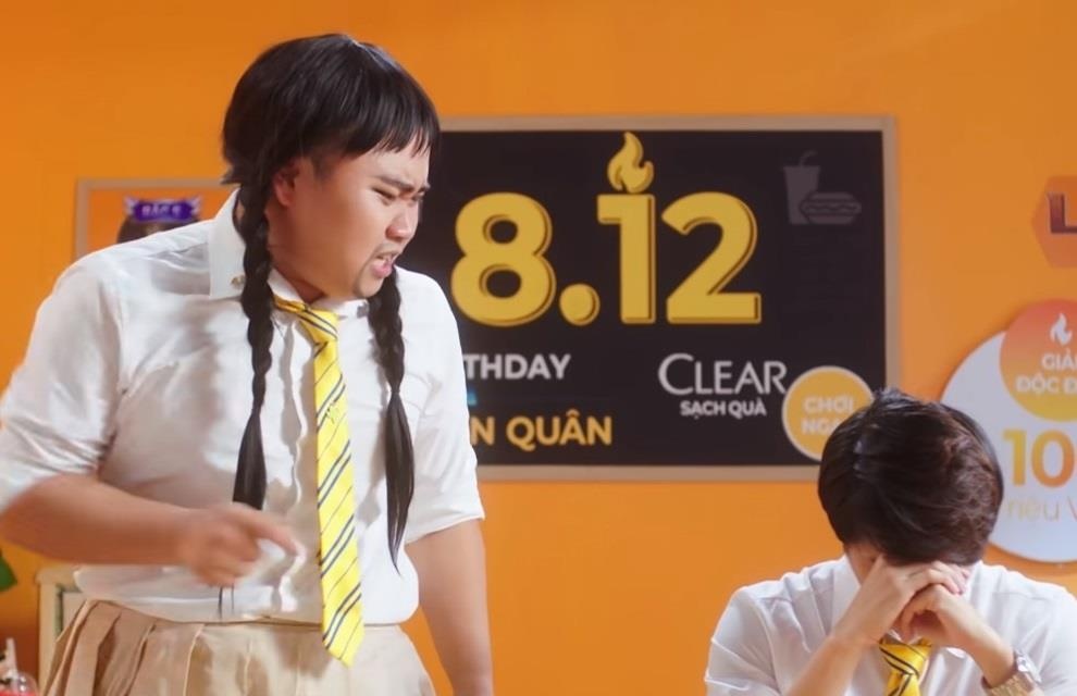 Video - 'Gian tim nguoi' vi sinh nhat Lien Quan 3 tuoi hinh anh