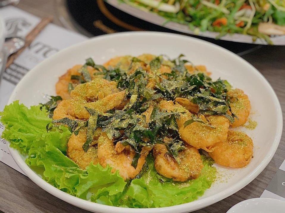 Tom rang la tra cho bua com nha la mieng, an tam hinh anh