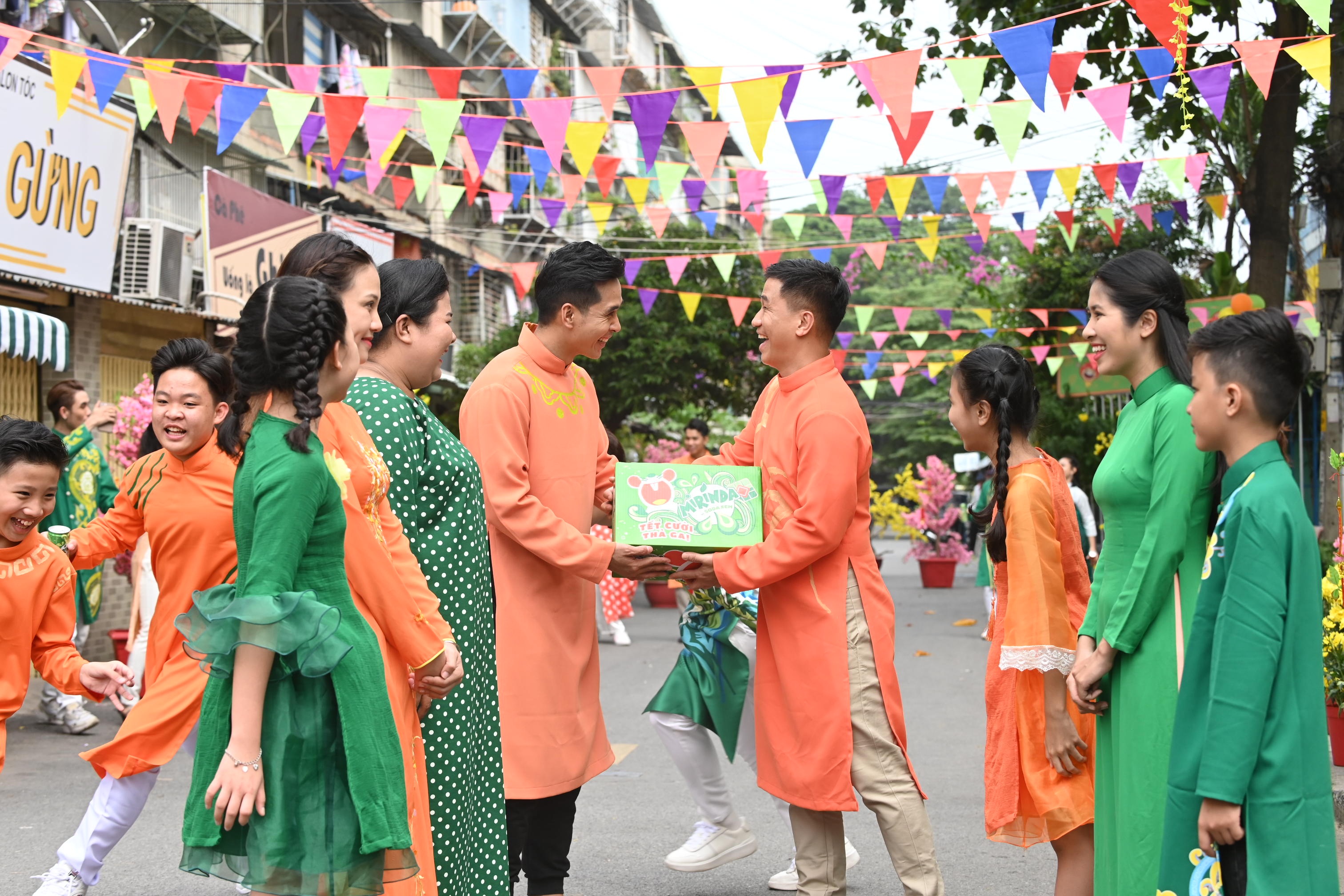 Ai chuyen cu ban hong anh 6