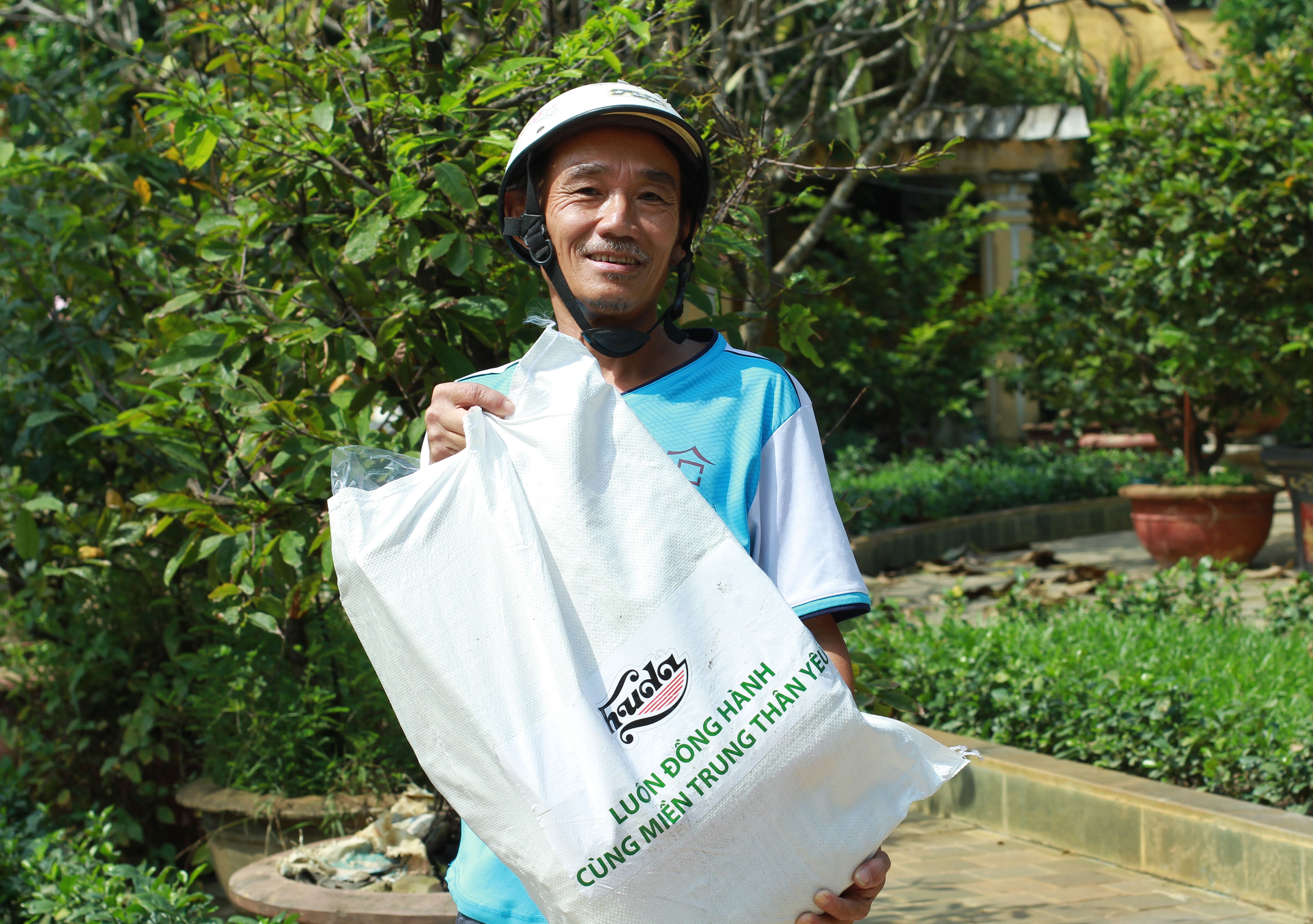 Luon dong hanh cung mien Trung yeu thuong anh 3