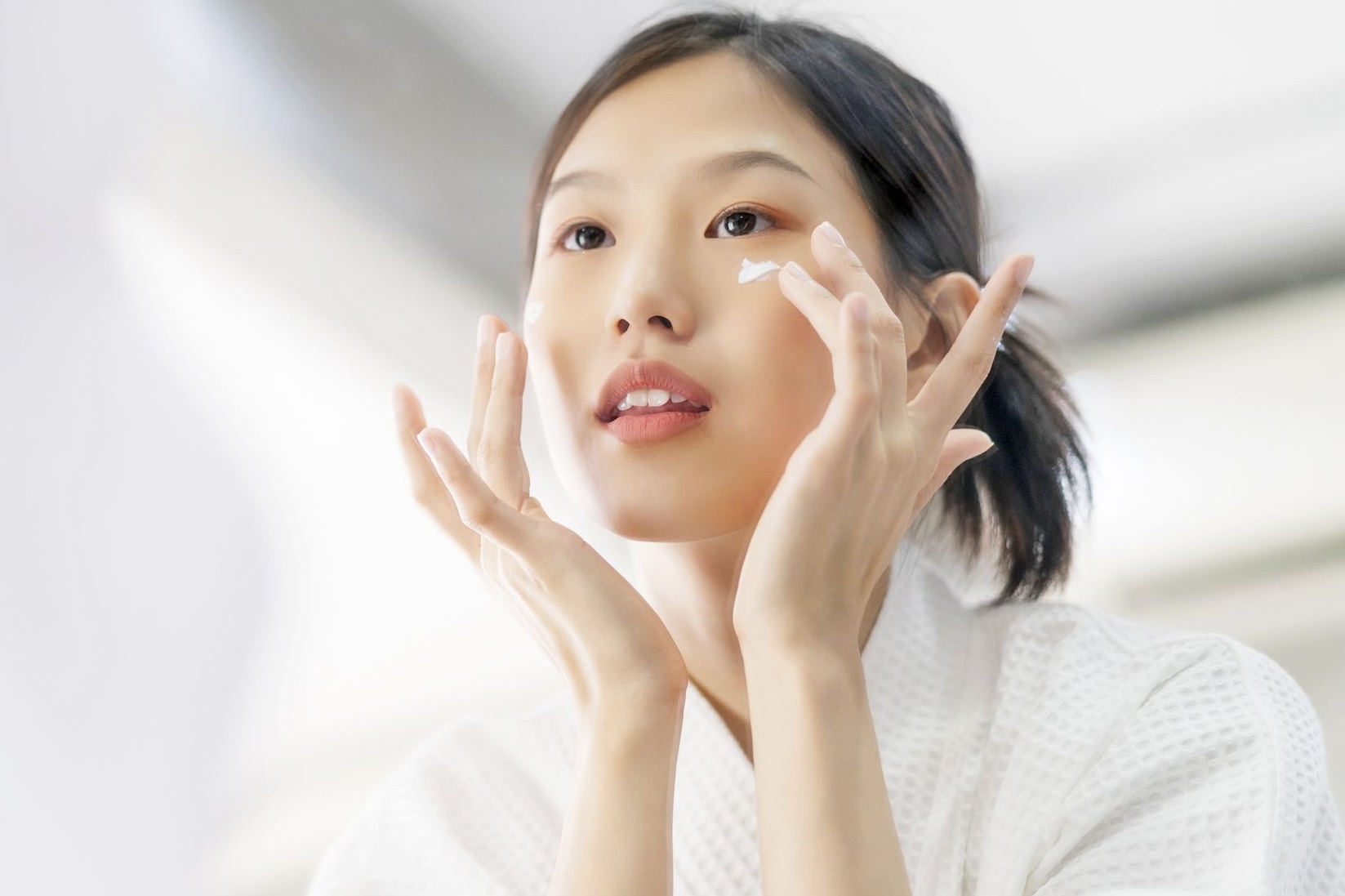 5 mon do skincare mua he can mua ngay khi luong ve hinh anh