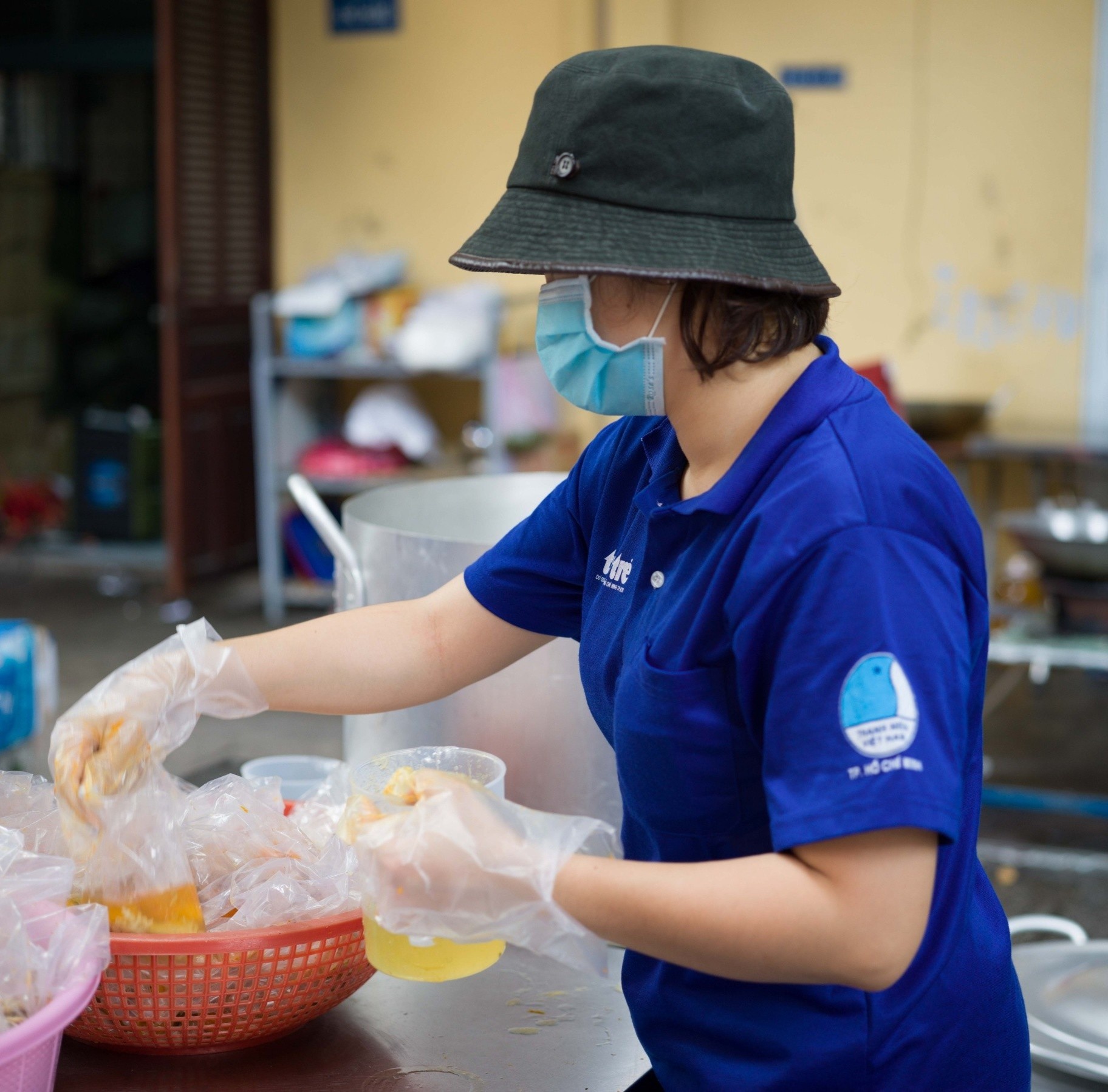 nhóm TNV tặng suất cơm miễn phí ảnh 9 nhom TNV tang suat com mien phi anh 9