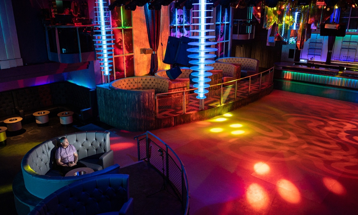 hop dem tai Anh van chua duoc mo cua tro lai anh 1