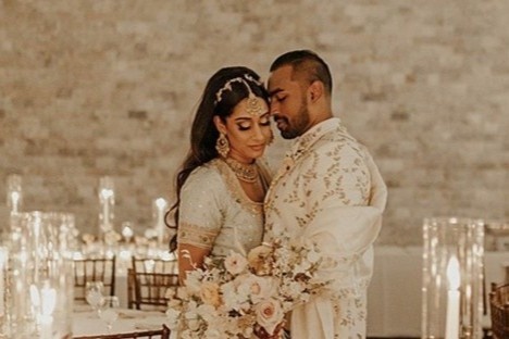 Nguoi tre chau A 'ne' dam cuoi nghin khach nho Covid-19 hinh anh