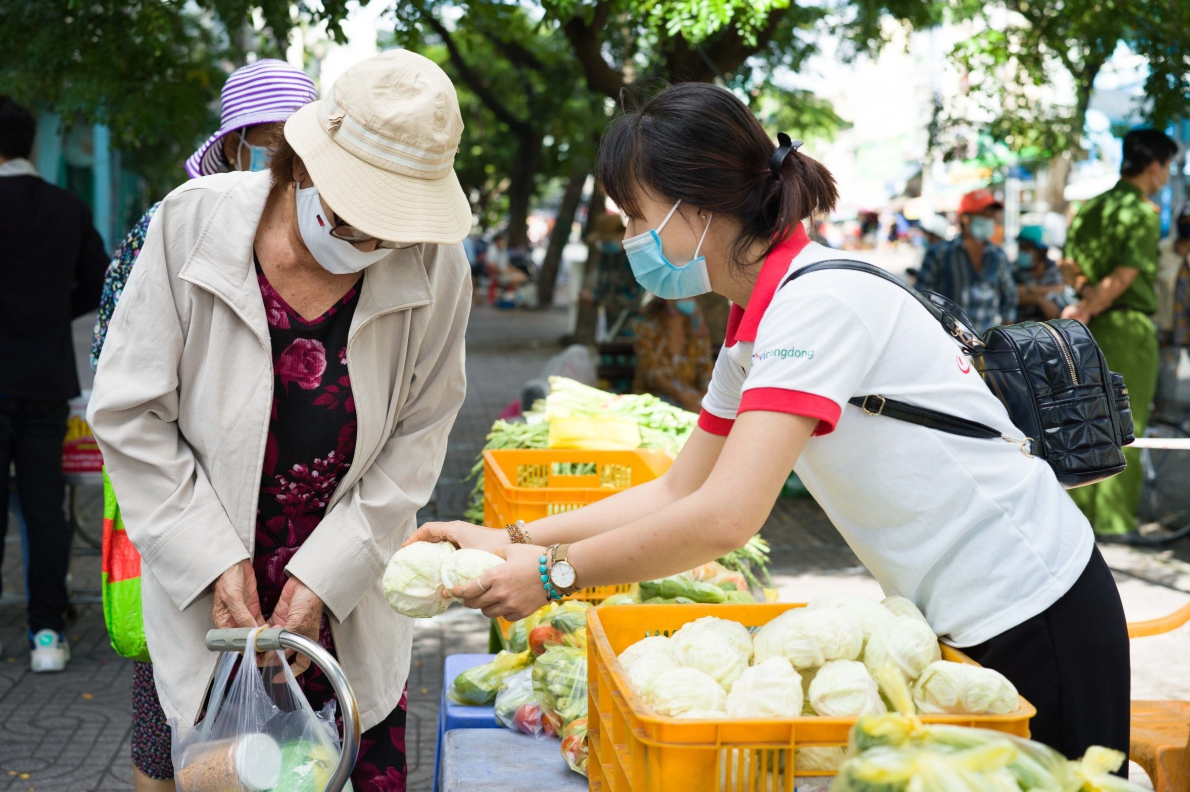 Phien cho 0 dong tra bang nu cuoi va loi cam on o TP.HCM hinh anh