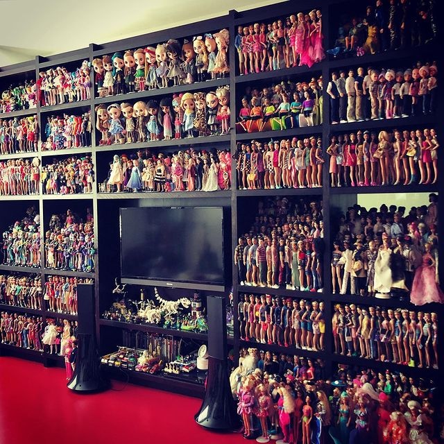 người đàn ông sưu tập 12.000 búp bê Barbie ảnh 2 nguoi dan ong suu tap 12.000 bup be Barbie anh 2