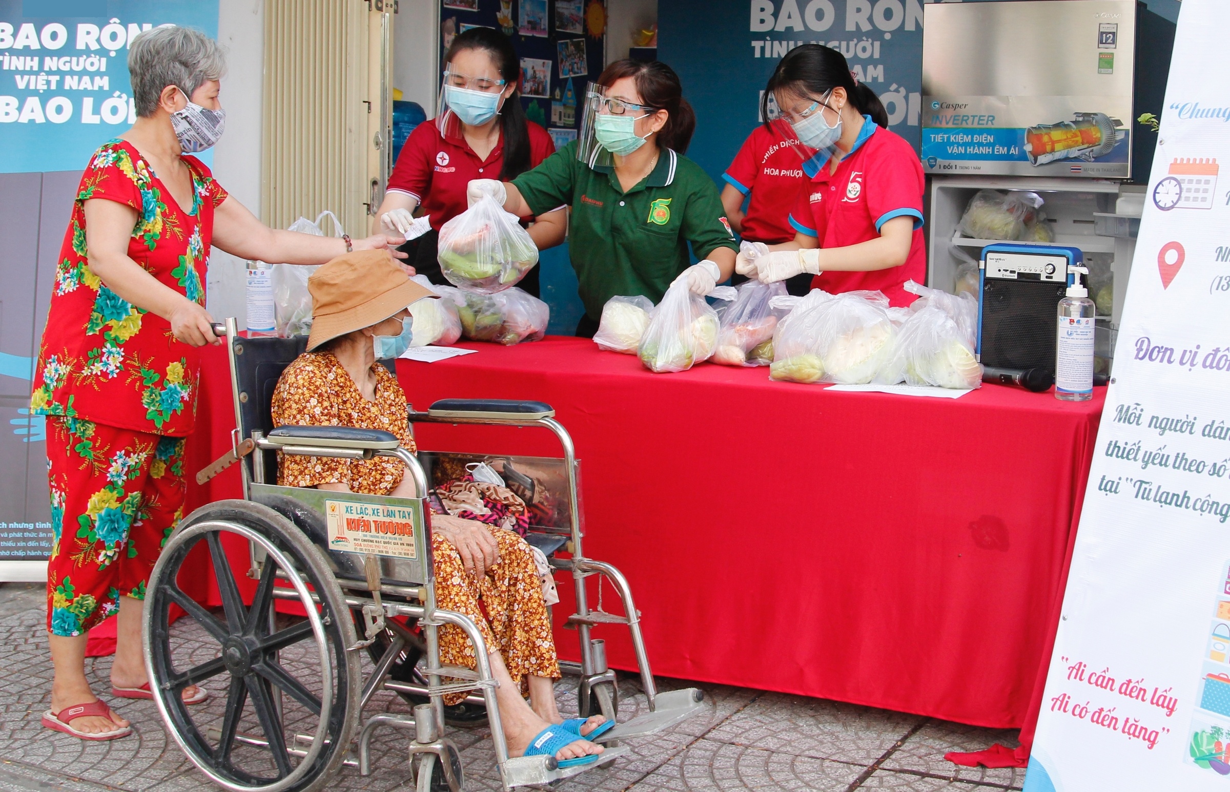 tu lanh cong dong tai TP.HCM anh 2