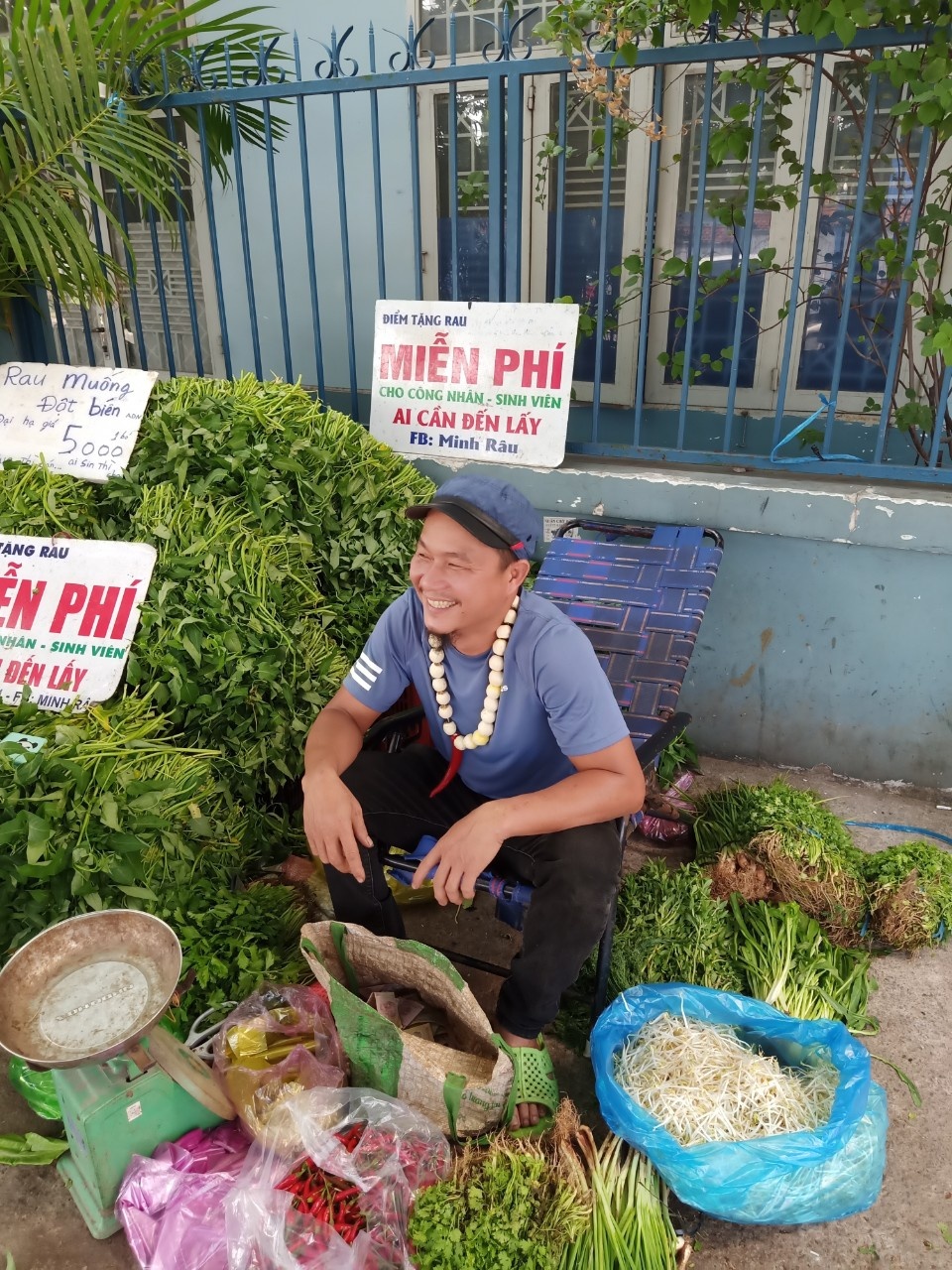 anh Minh râu tặng rau cho người nghèo ảnh 6 anh Minh rau tang rau cho nguoi ngheo anh 6