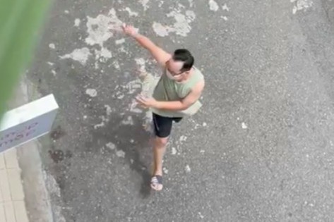 Chong nhay chan sao khi di nhan hang cho vo o TP.HCM hinh anh