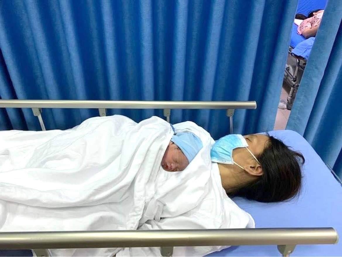 nam thanh nien do de cho san phu anh 2